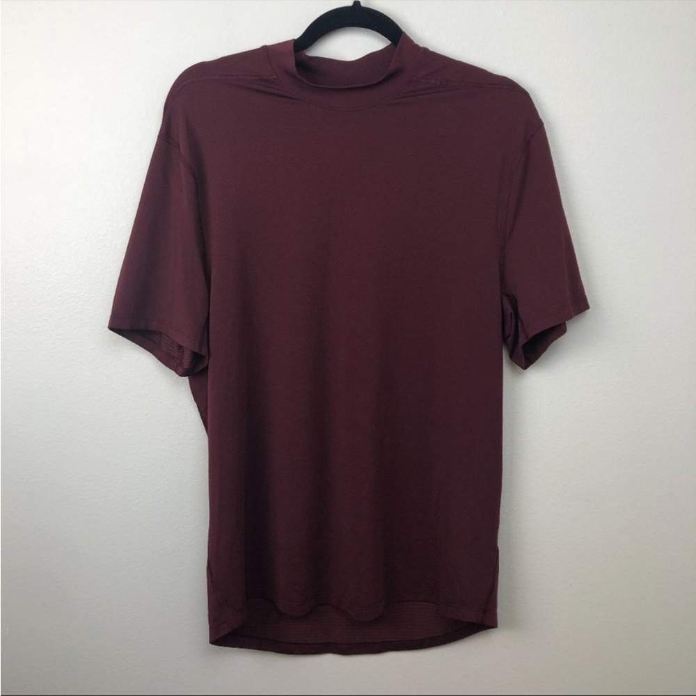 Lululemon License to Move Short Sleeve Shirt M